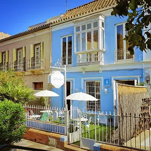 La Casa Azul + Bed & Breakfast Málaga