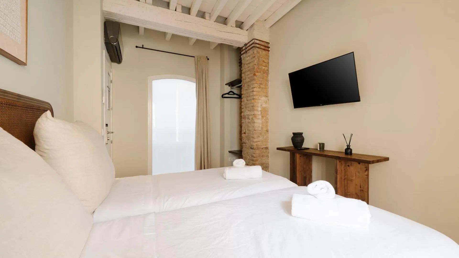 *** Affittacamere KHARooms Málaga Boutique Adults Recommended Spagna
